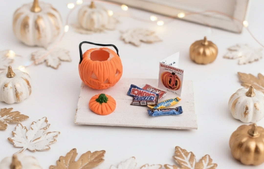 1:12 Scale Scented Glow In The Dark Jack O' Lantern Pumpkin Miniature Halloween Set