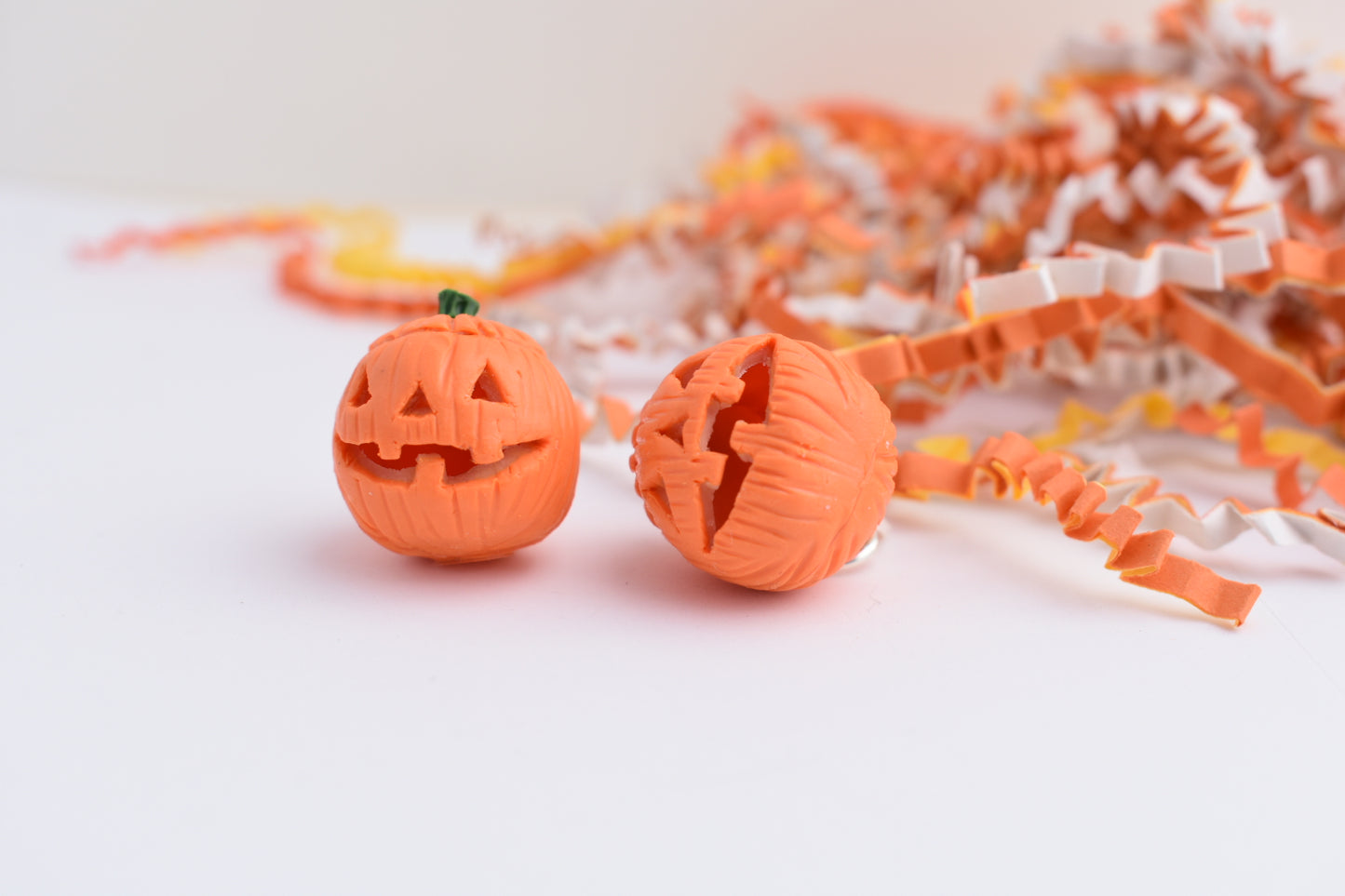 Scented Glow In The Dark Jack O' Lantern Necklace - Decadent Minis