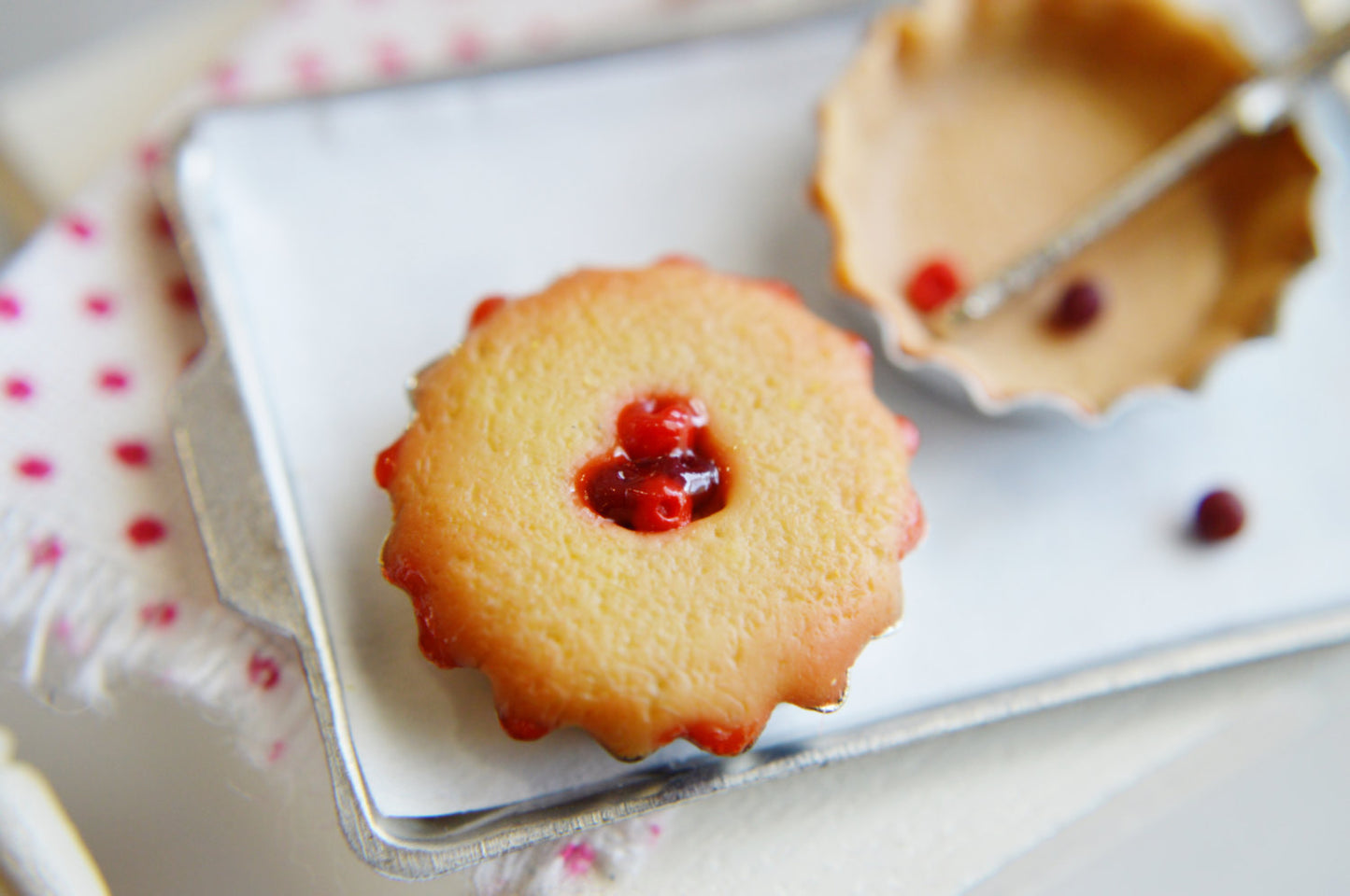 1:12 Scented Cherry Pie Set - Decadent Minis