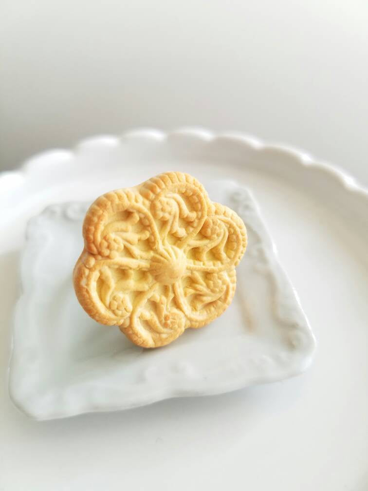 Scented Lemon Butter Cookie Ring Food Jewelry - Decadent Minis
